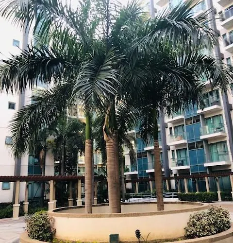 Stylish Palm Tree Condotel Unit Near World Aparthotel *
