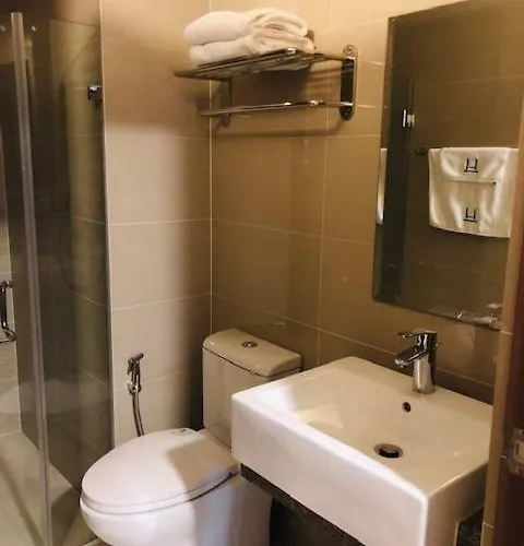 Stylish Palm Tree Condotel Unit Near World Manila